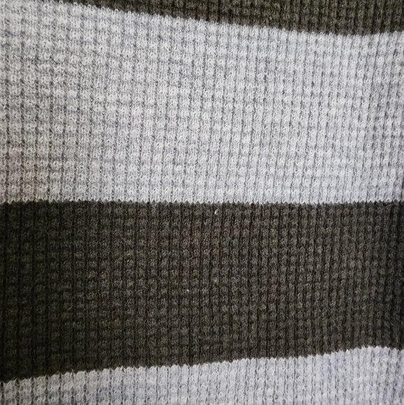 AMERICAN EAGLE women's size M waffle top. - Picture 3 of 3